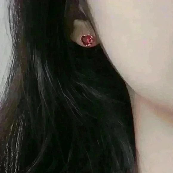 MELS | Elegant Gold Heart Stud Earrings, Mini Heart Diamond  Elegant Heart Stud Gold Earring